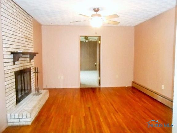 5th image of 323 W Old Orchard Dr #4