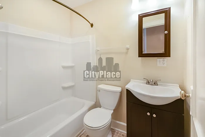 728 E 34th St — Photo 22