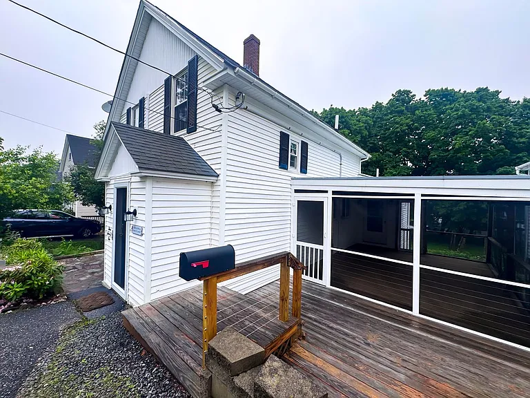 371 Middle St — Photo 19