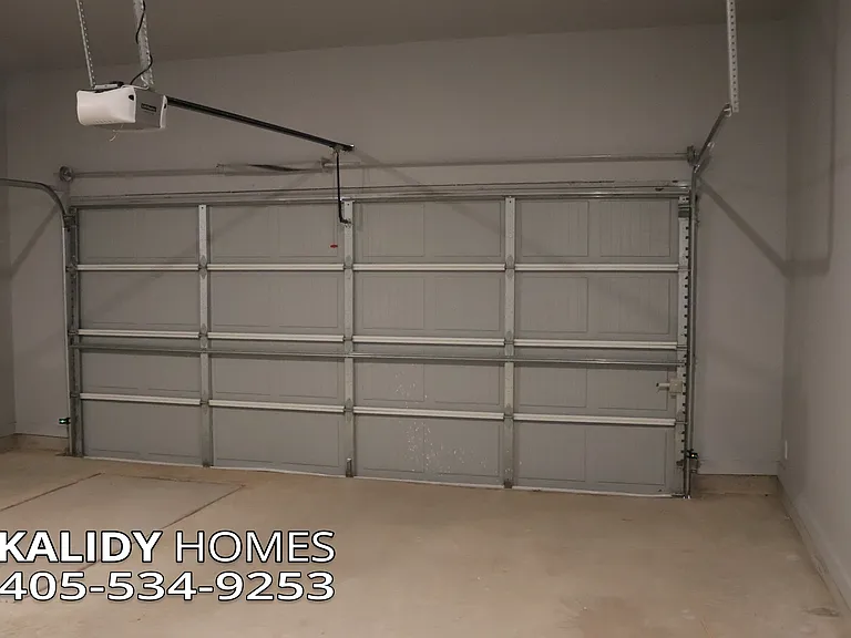 421 Remington Ave — Photo 17