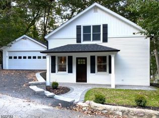 71 Mountainview Ave, Mount Arlington, NJ 07856