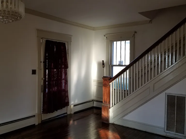 318 S Dyer St — Photo 4