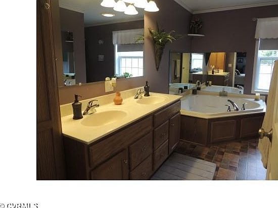 5th image of 587 Bent Creek Ln