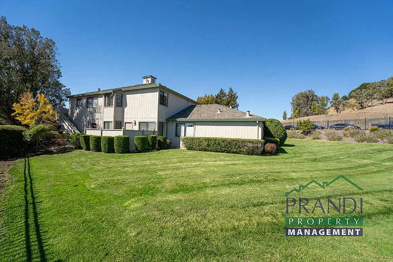 45 Sailmaker Ct