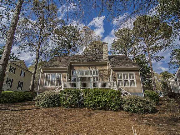 3rd image of 106 Seven Oaks Ct