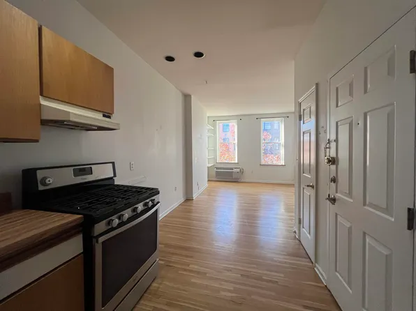 85 Jefferson Street image 10 of 18