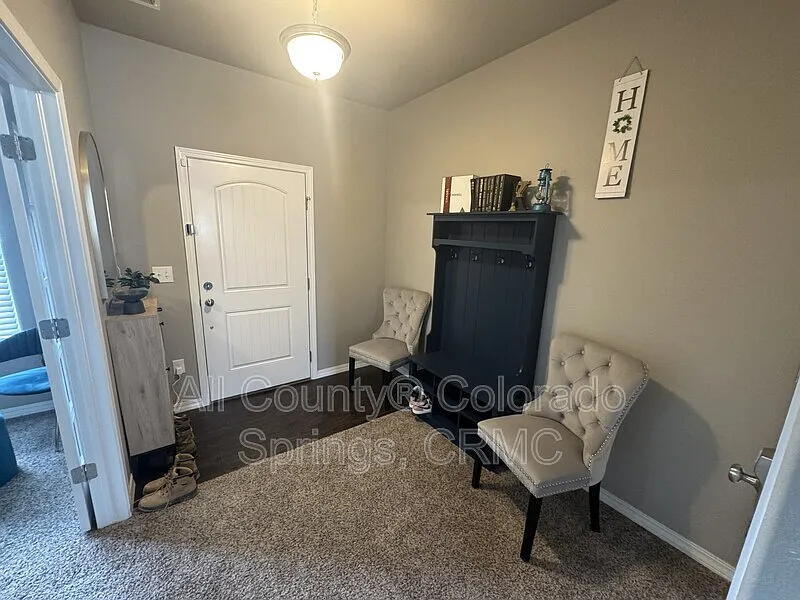3 bed, 2.5 bath, 2353 sqft, $2,495 — Photo 2