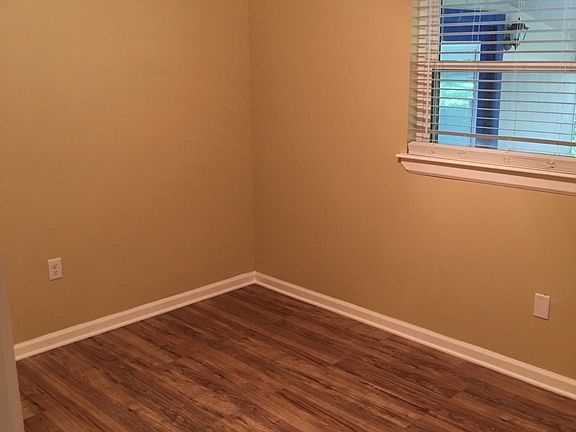 4th image of 2223 Elmer St