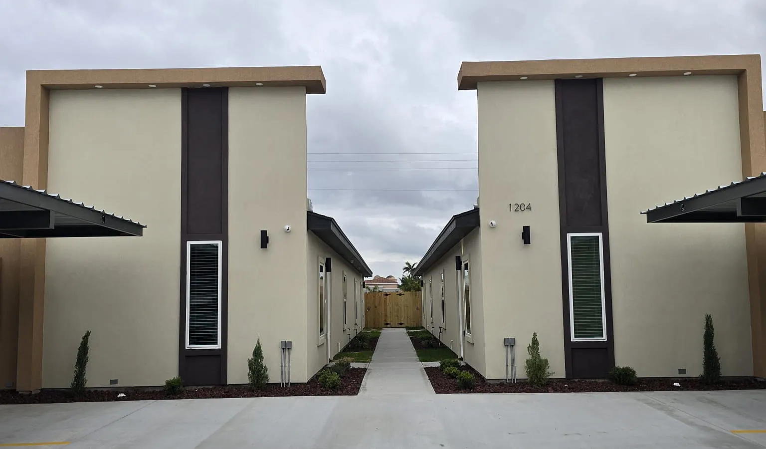 3 bed, 1102 sqft, $1,295 — Photo 1