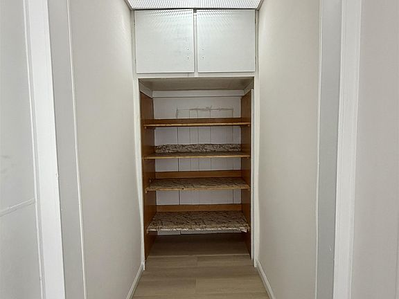 4th image of 281 Garfield Ave APT 2