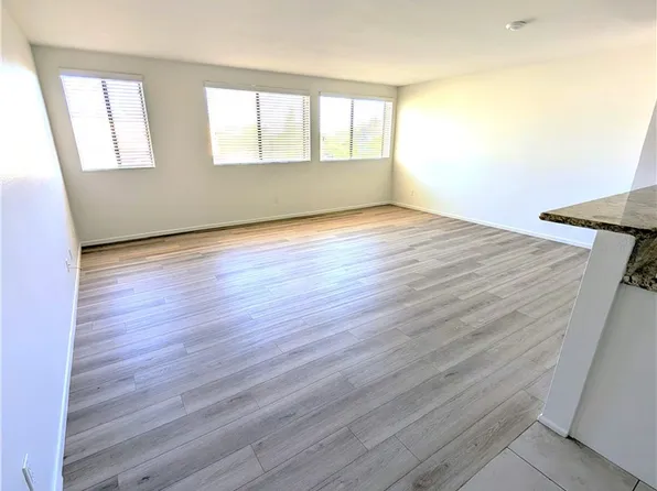 17330 Chatsworth St APT 9, Granada Hills, CA 91344