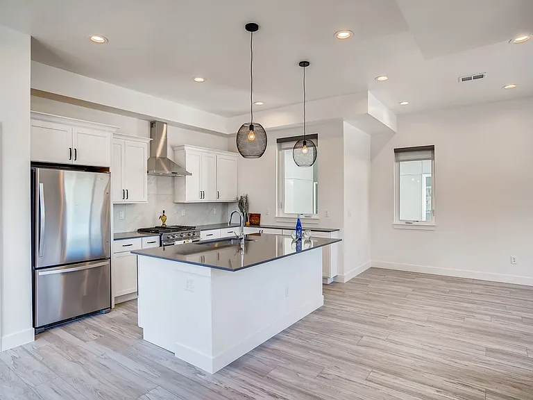 3450 S Corona St — Photo 5