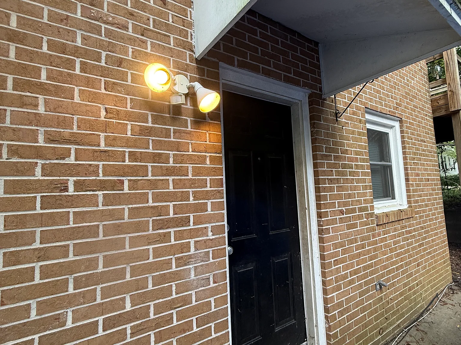218 Crumps Park Ave — Photo 2