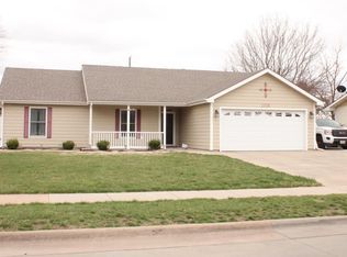 1118 E Wayne Ave, Salina, KS 67401