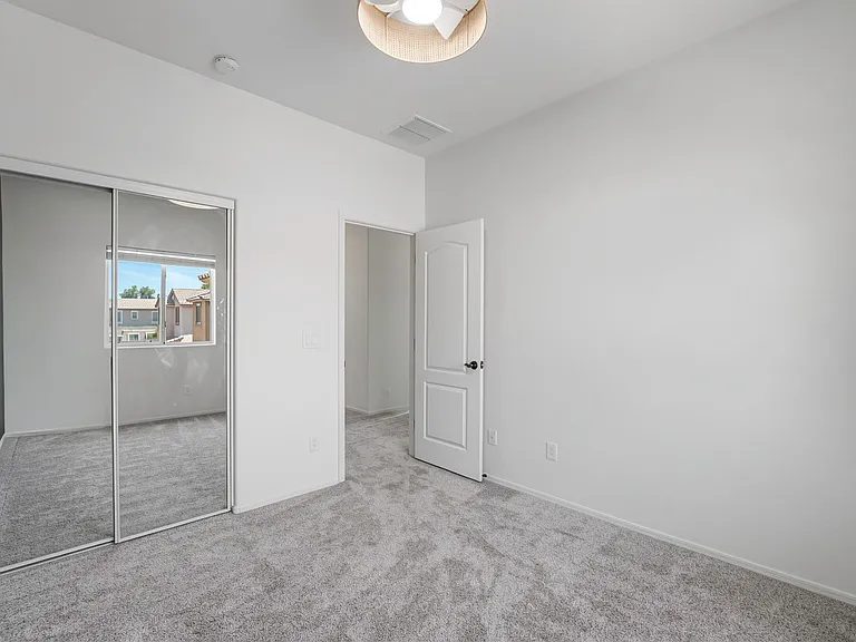 4036 E Carla Vista Dr — Photo 35