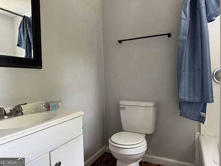 1539 Walnut St — Photo 3