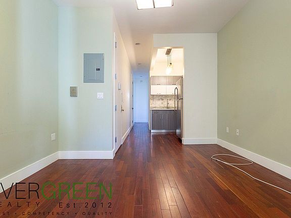 3rd image of 1436 Dekalb Ave APT 2R