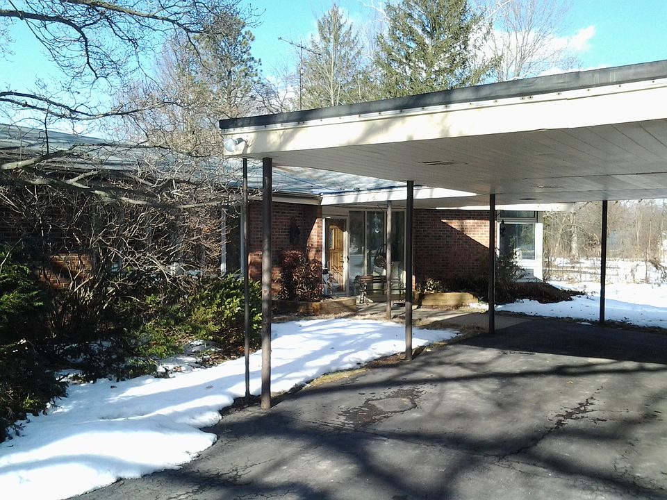 1st image of 374 W College St
