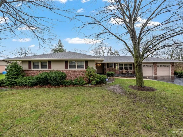 1707 Hickory Dr, Dundee, IL 60118