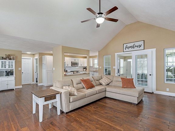 2nd image of 1485 Knightsbridge Road