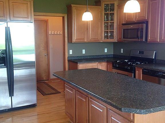 Kitchen / Island / Stainless