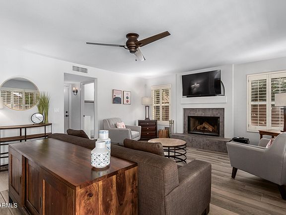5th image of 2939 E LUDLOW Drive