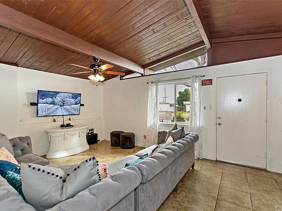 4th image of 1327 N Orchard Ln