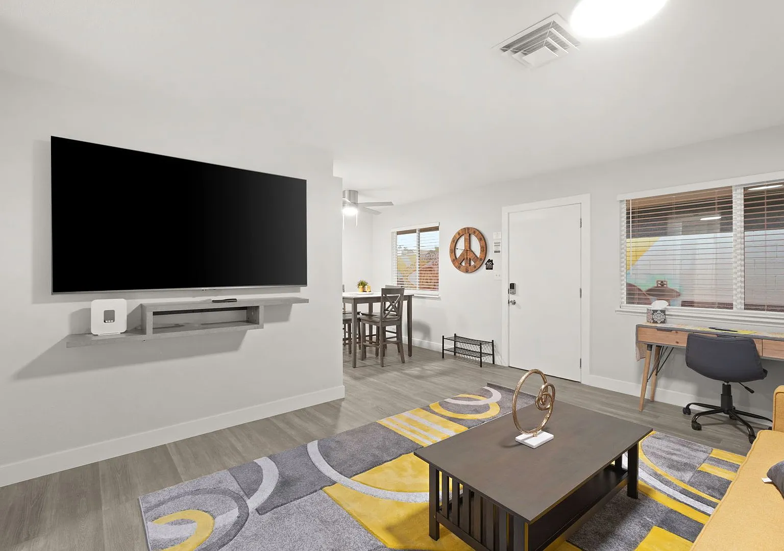 Updated 2-Bedroom Unit in Convenient Downtown Las Vegas Location — Photo 1
