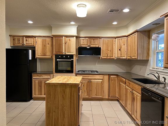 4th image of 110 S Mockingbird Ln