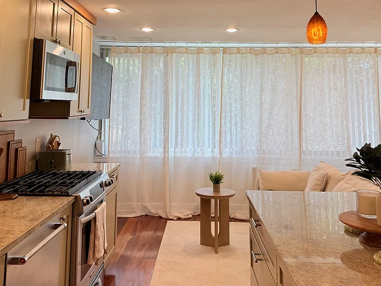 1210 N Taft St #100 — Photo 6