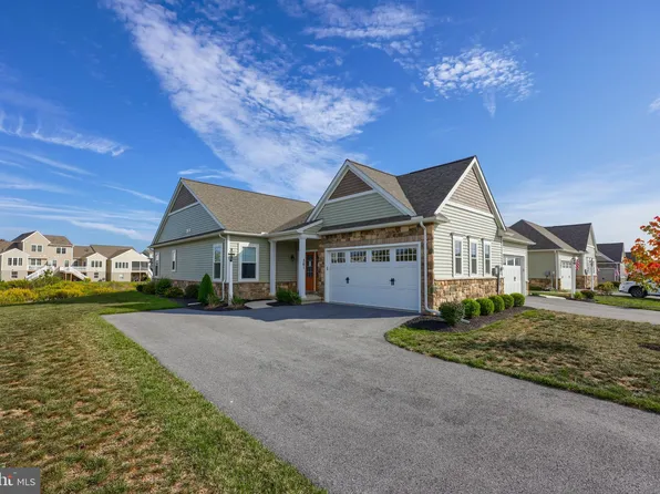 361 Meadow Rose Dr #147, Lititz, PA 17543