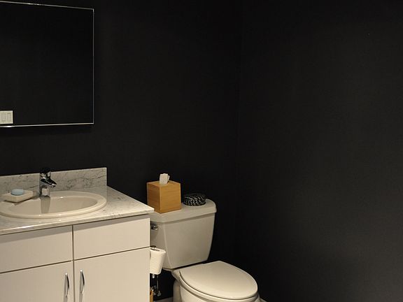 5th image of 860 W Blackhawk St Unit 1601