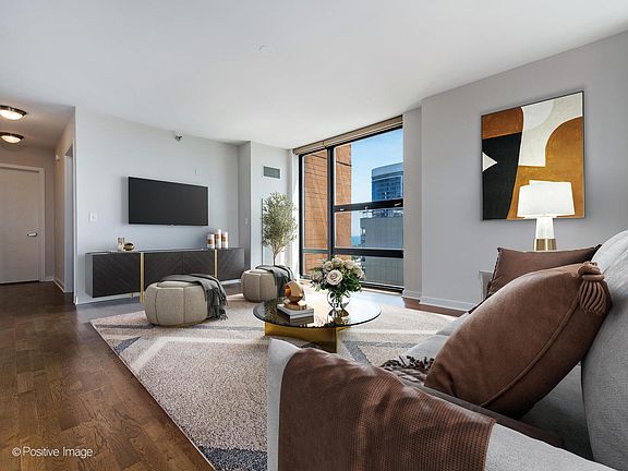 3rd image of 1160 S Michigan Ave APT 2903