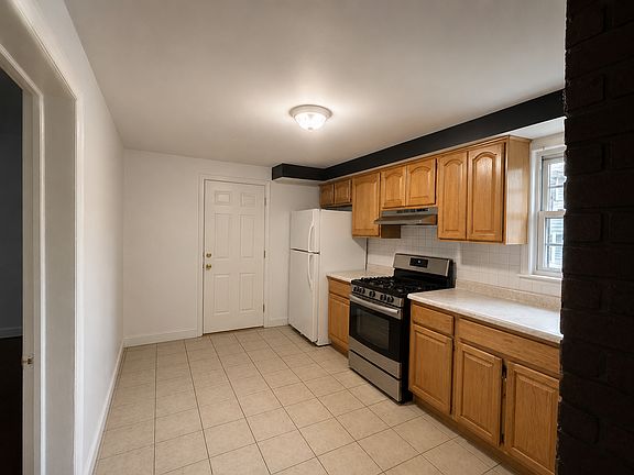 5th image of 168 Orchard St