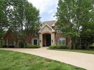 8 Sackston Woods Ln, Saint Louis, MO 63141