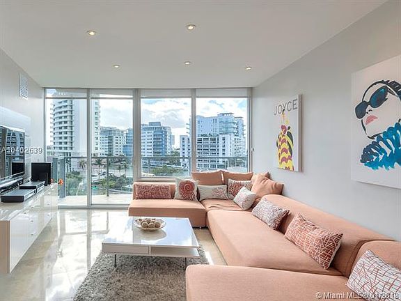 3rd image of 6305 Indian Creek Dr APT 6F