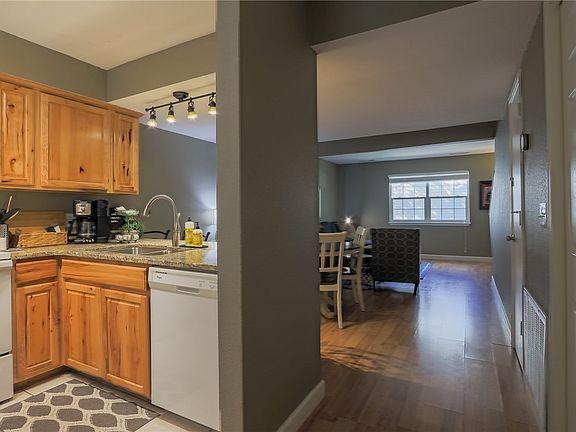 3rd image of 2130 N Garland Ave APT 5