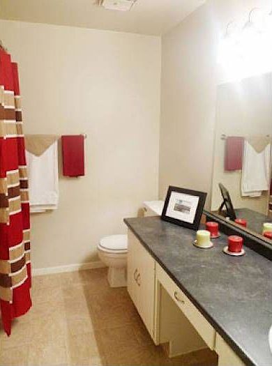 Bathroom (main)