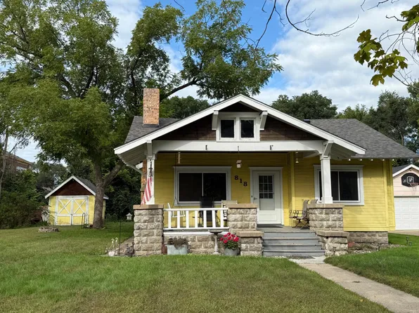 818 1st Ave NW, Faribault, MN 55021