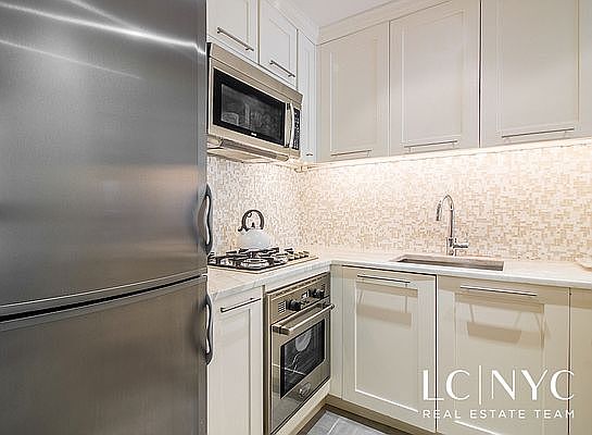 5th image of 225 W 83rd St APT 7N