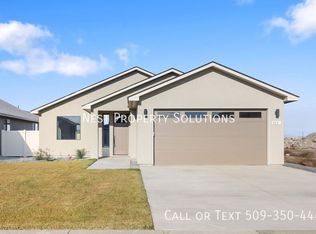 1127 9th Ave NE, Ephrata, WA 98823