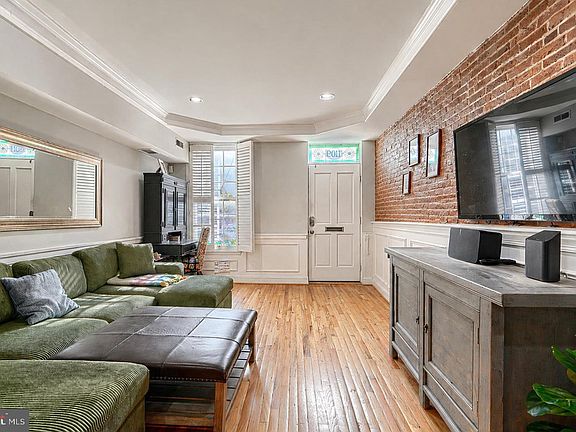4th image of 1109 William St