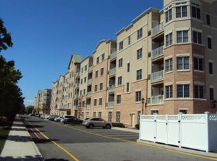 2304 Windsor Park Ct #98, Englewood, NJ 07631