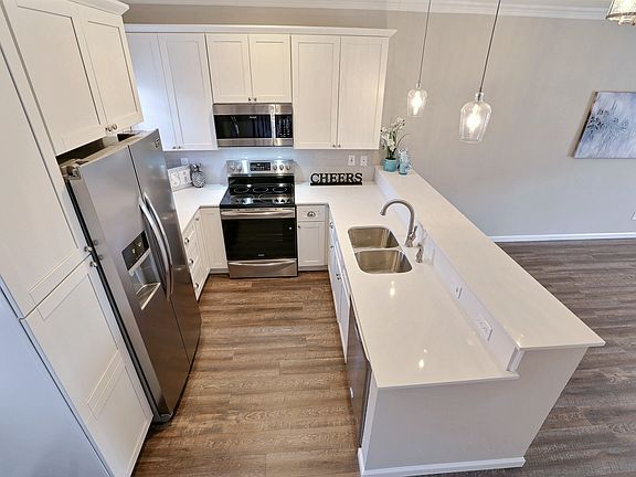 2nd image of 216 Samuel Blvd #J6