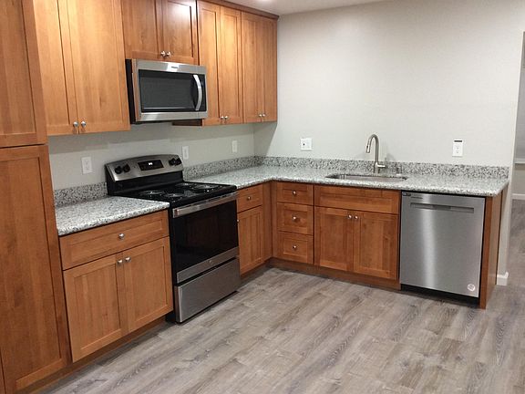 2nd image of 4238 Comet Cir