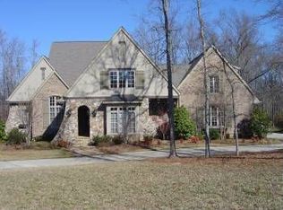 6000 Foggy Glen Pl, Matthews, NC 28104