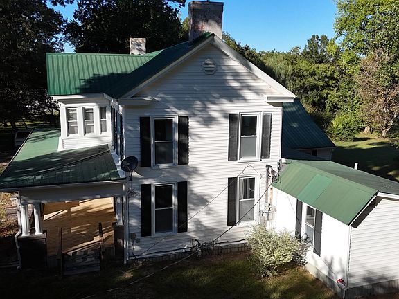 3rd image of 46 Pine Ct