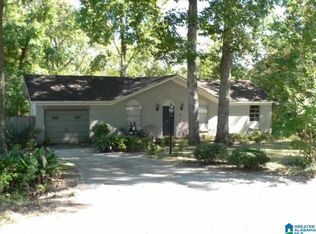 525 Creekview Cir, Pelham, AL 35124