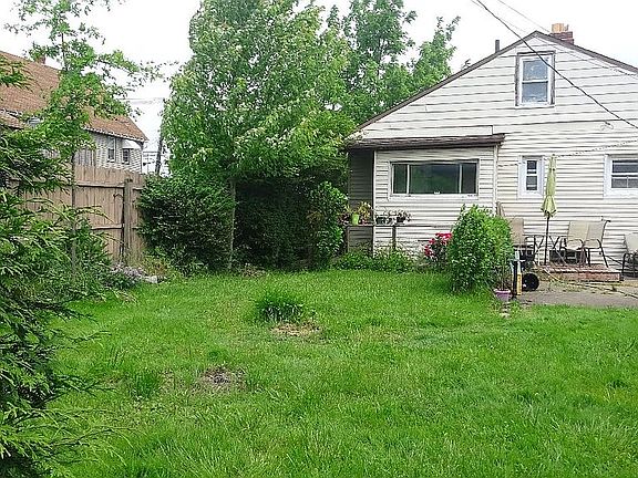 5th image of 12909 Firsby Ave