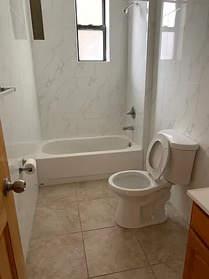 Rented by Sun Realty New York Inc | media 3